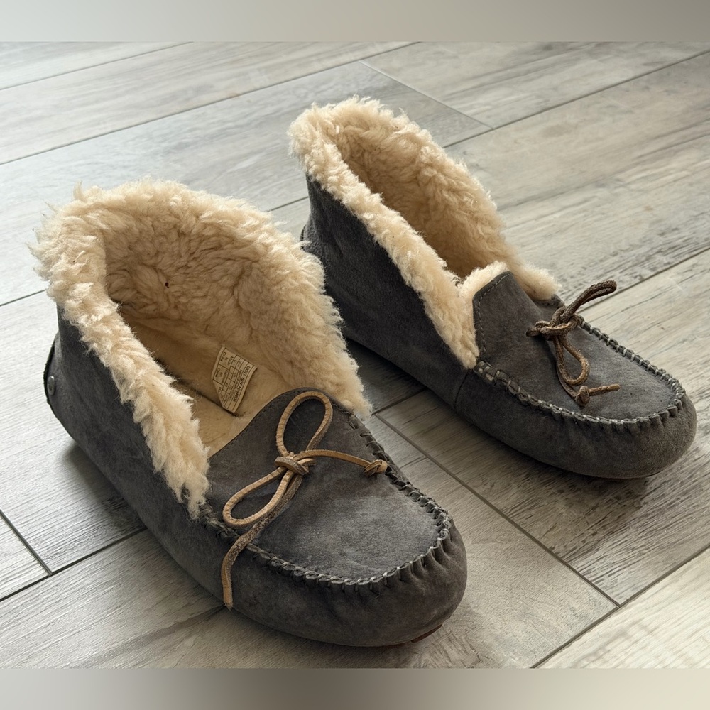 UGG Women’s Alena Moccasin Slippers- nightfall size women’s 9 - Picture 7 of 10